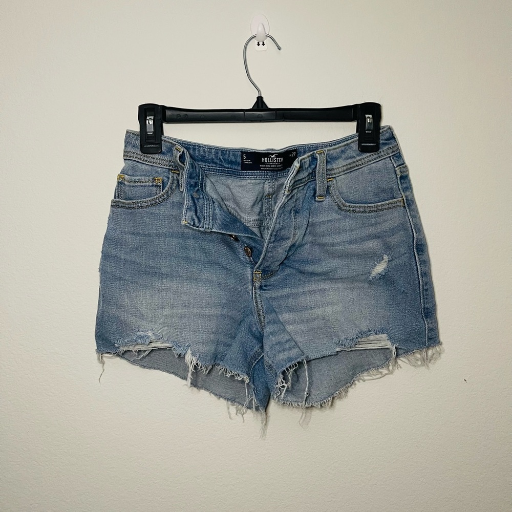 Hollister High Rise Mom Cutoff Short 3”